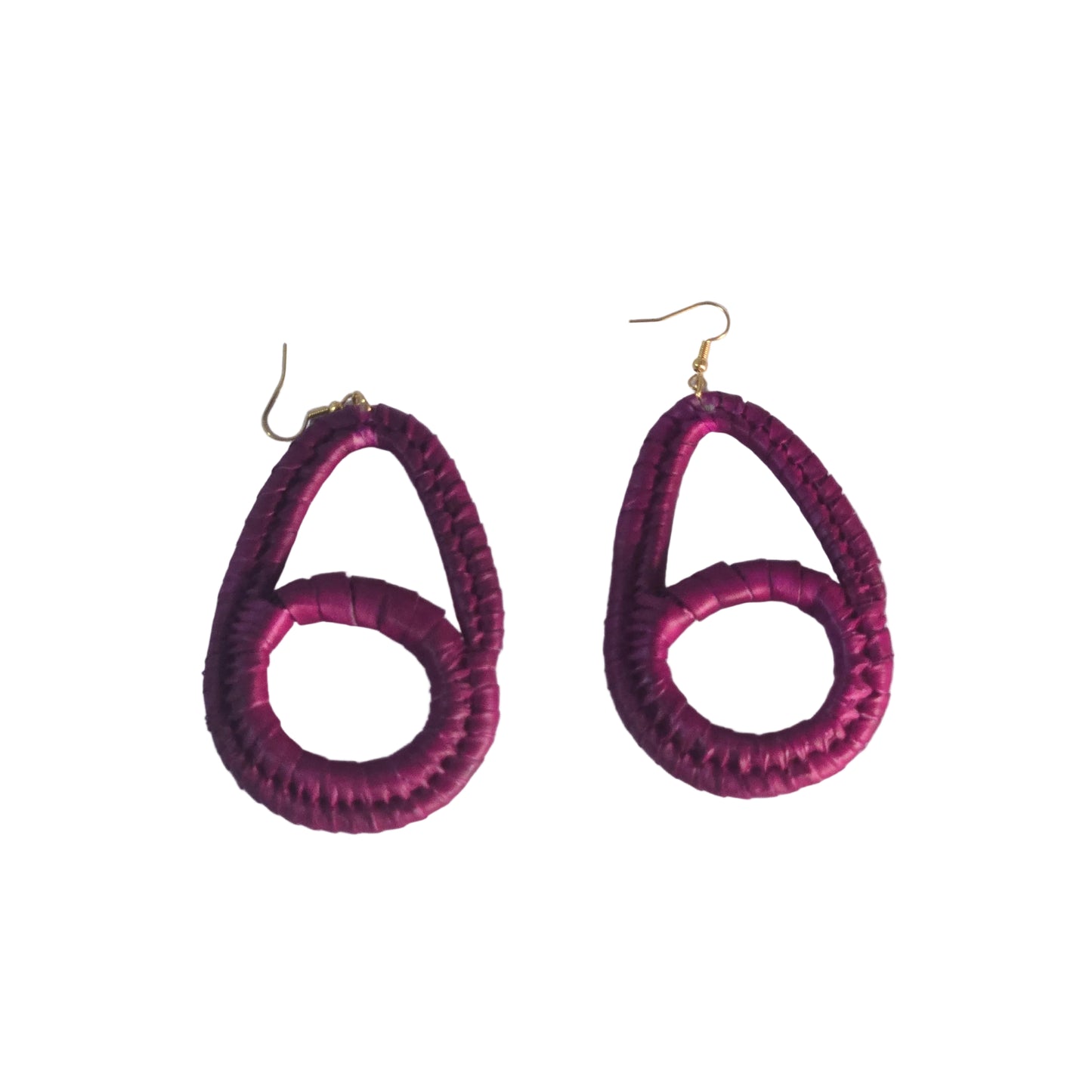 Pair of purple hoop raffia earrings