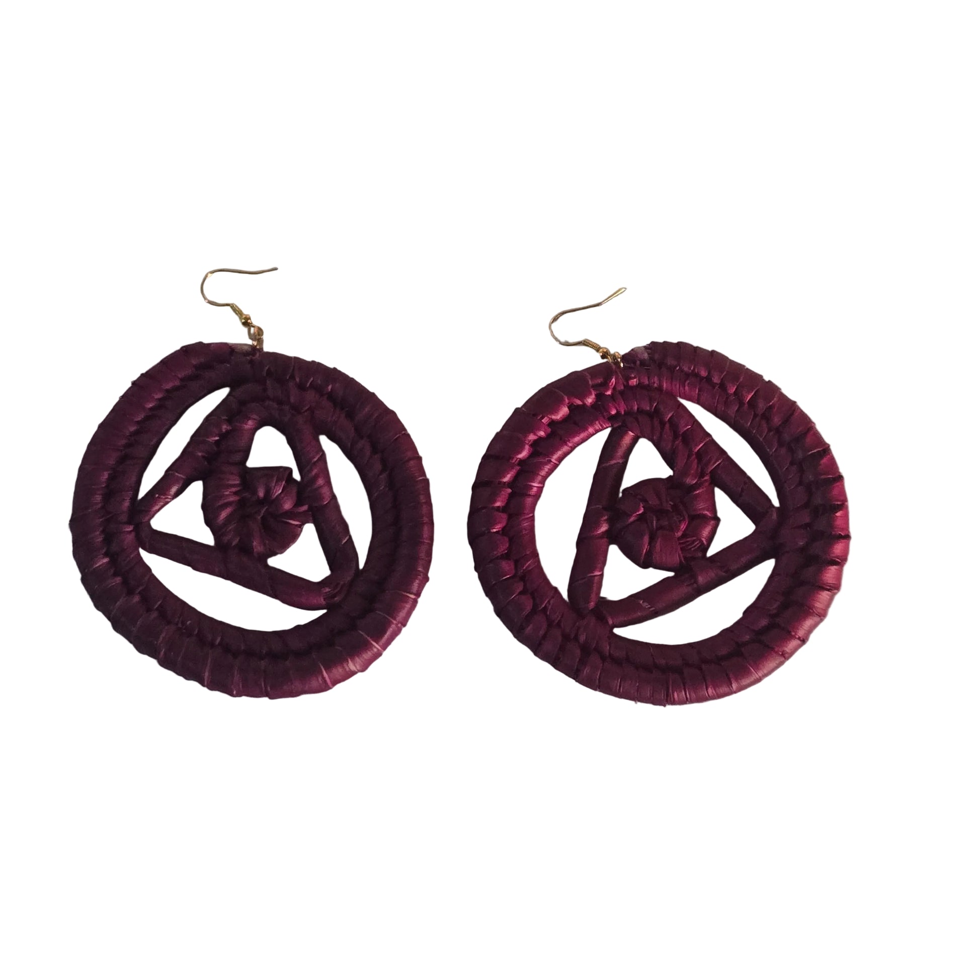 Pair of purple circular raffia earrings 