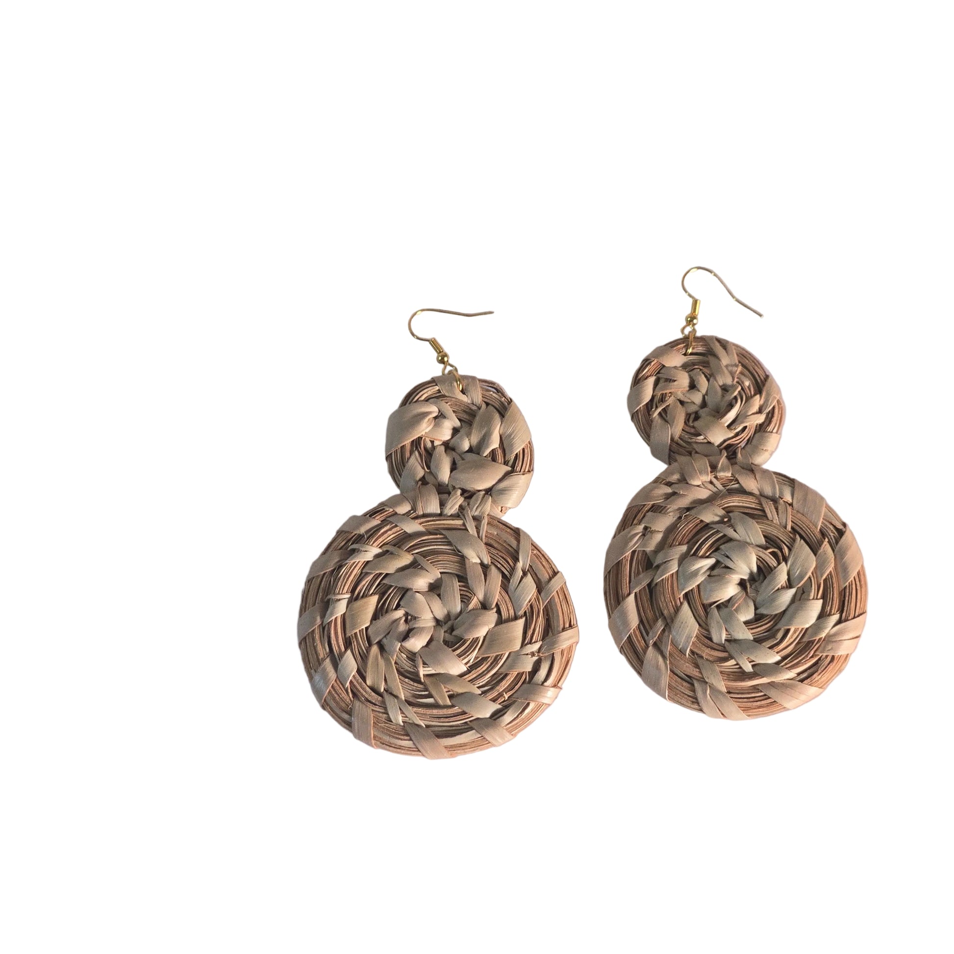 Woven round raffia earrings