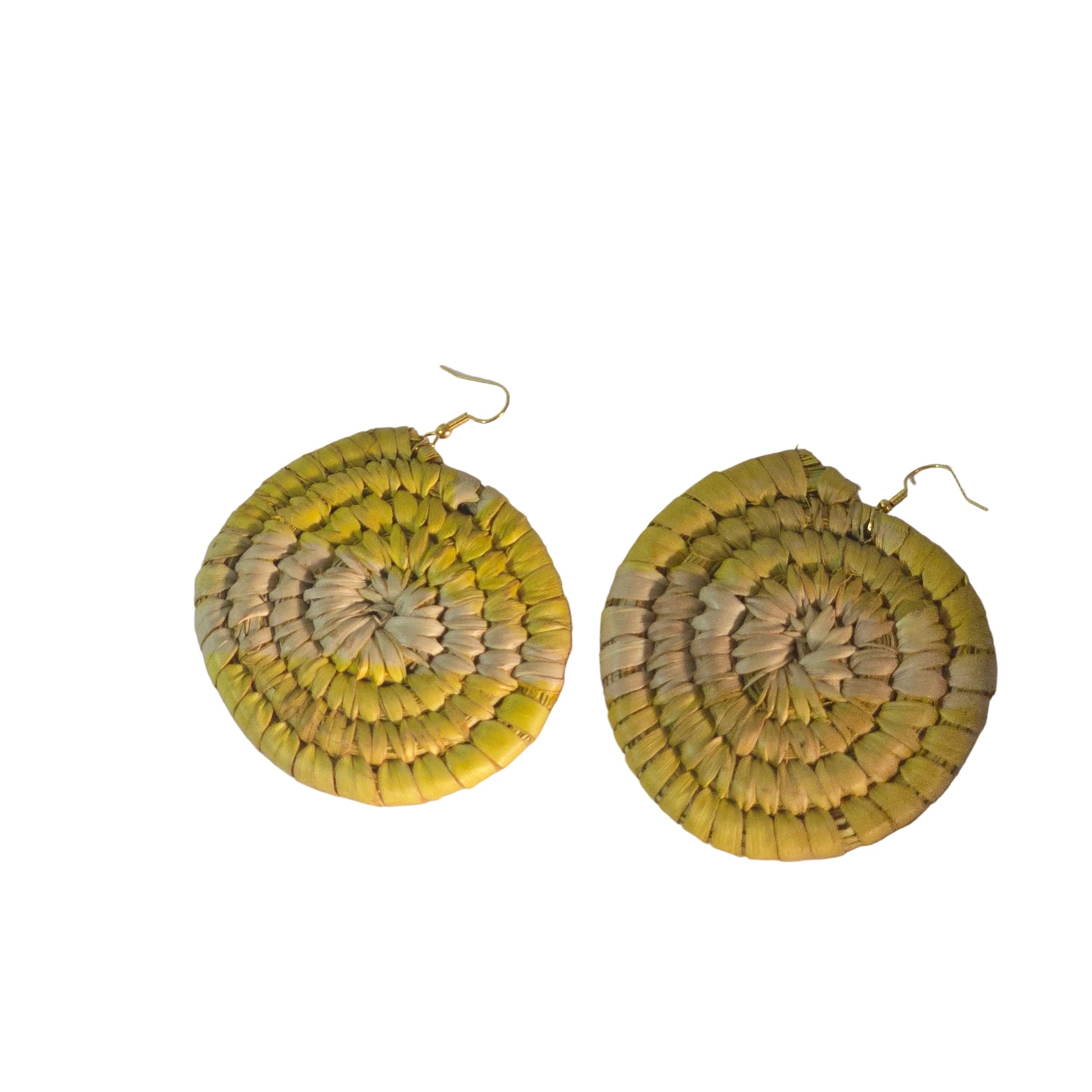 Round  raffia earrings with yellow and natural design  