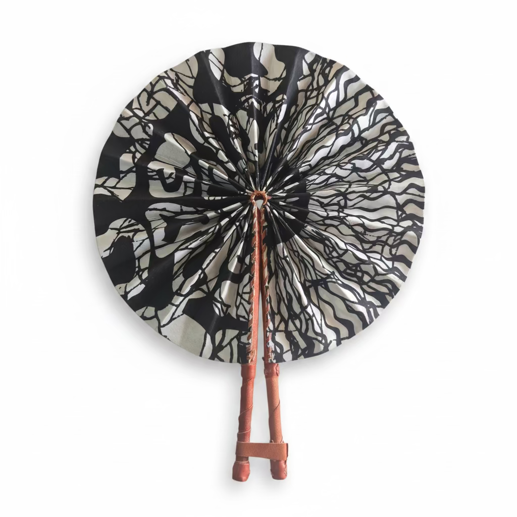 Foldable fabric fan 
